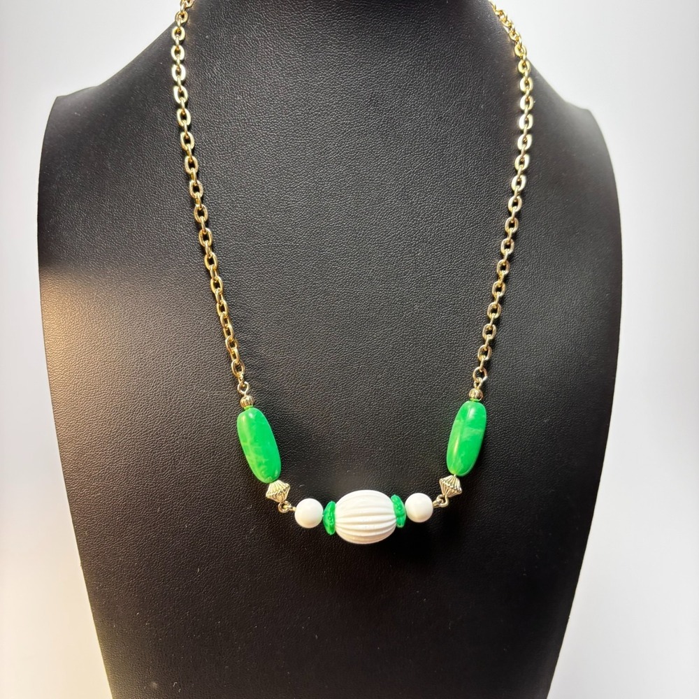 Vintage‎ Necklace Gold Tone with Acrylic Beads 1980s